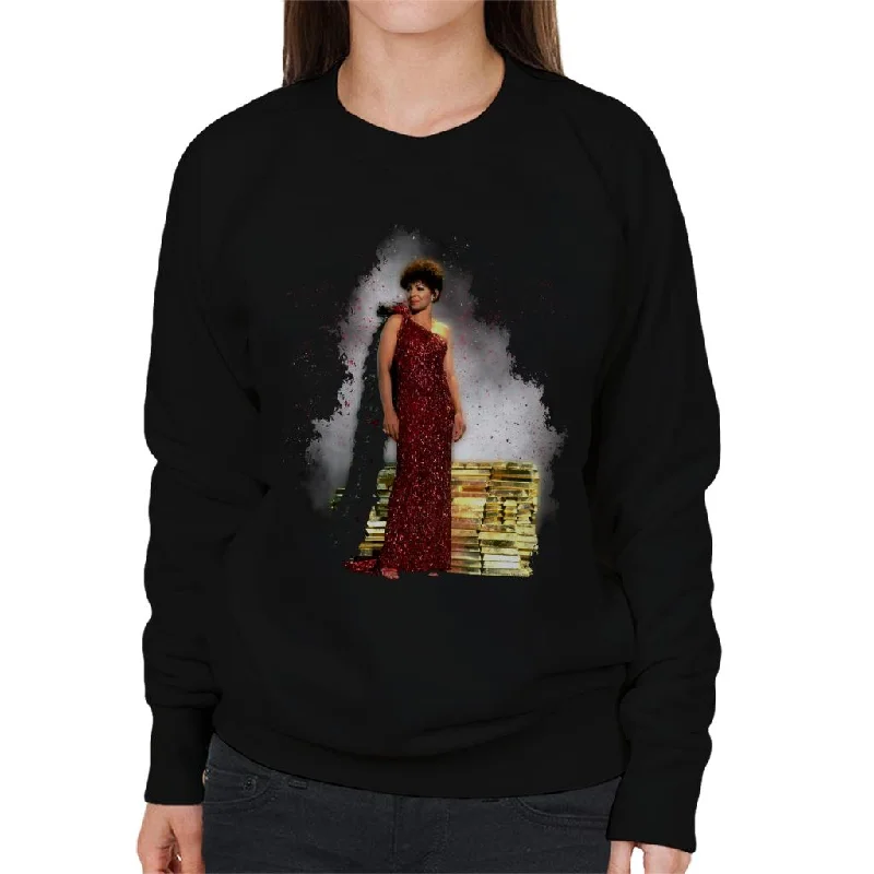 TV Times Shirley Bassey Sparkly Dress Women's Sweatshirt Hoodie with Hem Frayed Vintage Worn TV Times Shirley Bassey Sparkly Dress Women's Sweatshirt Hoodie with Hem Frayed Vintage Worn