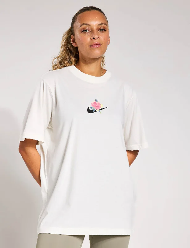Sportswear Artist Collection Short-Sleeve T-Shirt - Sail/Floral Plaid T-Shirt Polka Dot Checkered Sportswear Artist Collection Short-Sleeve T-Shirt - Sail/Floral Plaid T-Shirt Polka Dot Checkered