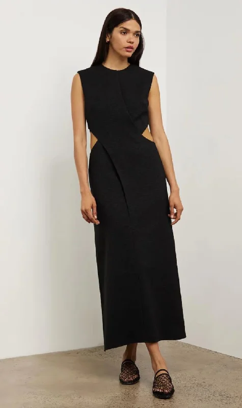 Camilla And Marc | Rossa Maxi Dress - Black Chic Off-Shoulder Maxi Dress