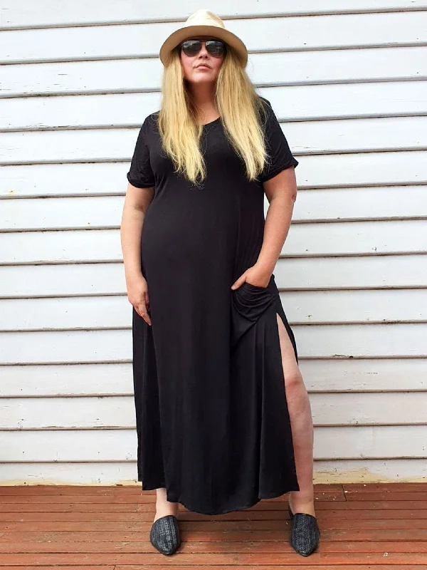 EveryDay T-Shirt Maxi Dress // Black Classic V-Neck Maxi Dress