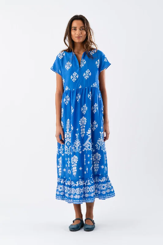 LOLLYS LAUNDRY Mackay Maxi Dress | Blue Fashionable Printed Maxi Dress