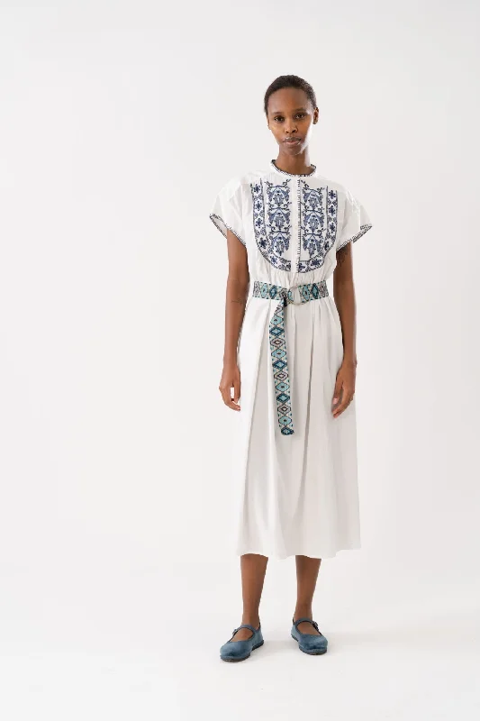 LOLLYS LAUNDRY Pinja Maxi Dress | White Elegant Lace Maxi Dress