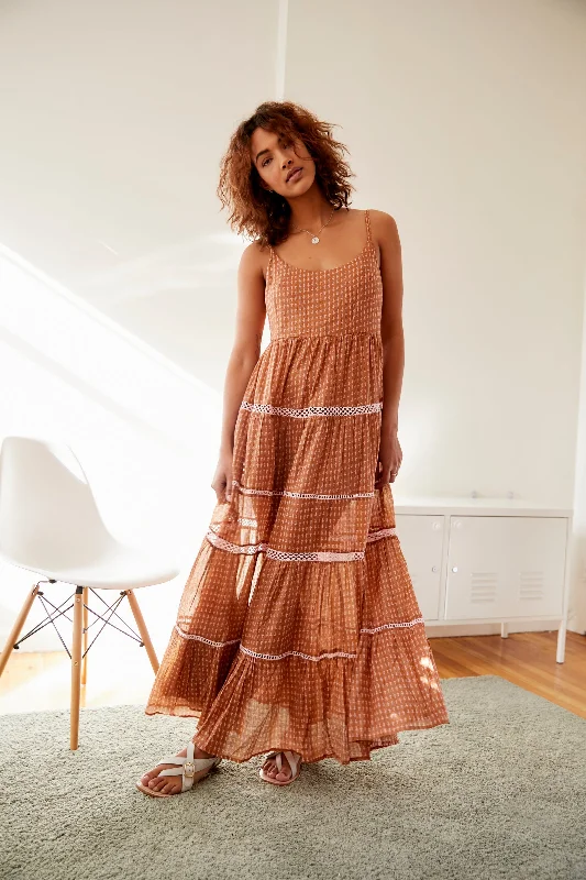 MIDNIGHT DANCE PRINTED MAXI DRESS Classic Strapless Maxi Dress