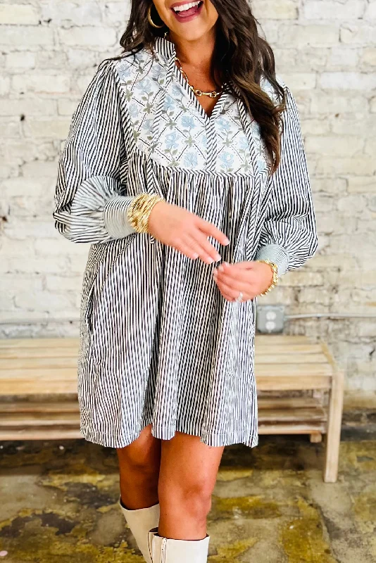 Black Stripe Floral Patchwork Tied V Neck Shift Long Sleeve Mini Dress Chic Pleated Mini Dress Black Stripe Floral Patchwork Tied V Neck Shift Long Sleeve Mini Dress Chic Pleated Mini Dress